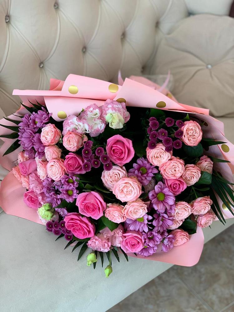 Букет цветов из: Хризантемы, Розы и Лизиантусы в Гуеве