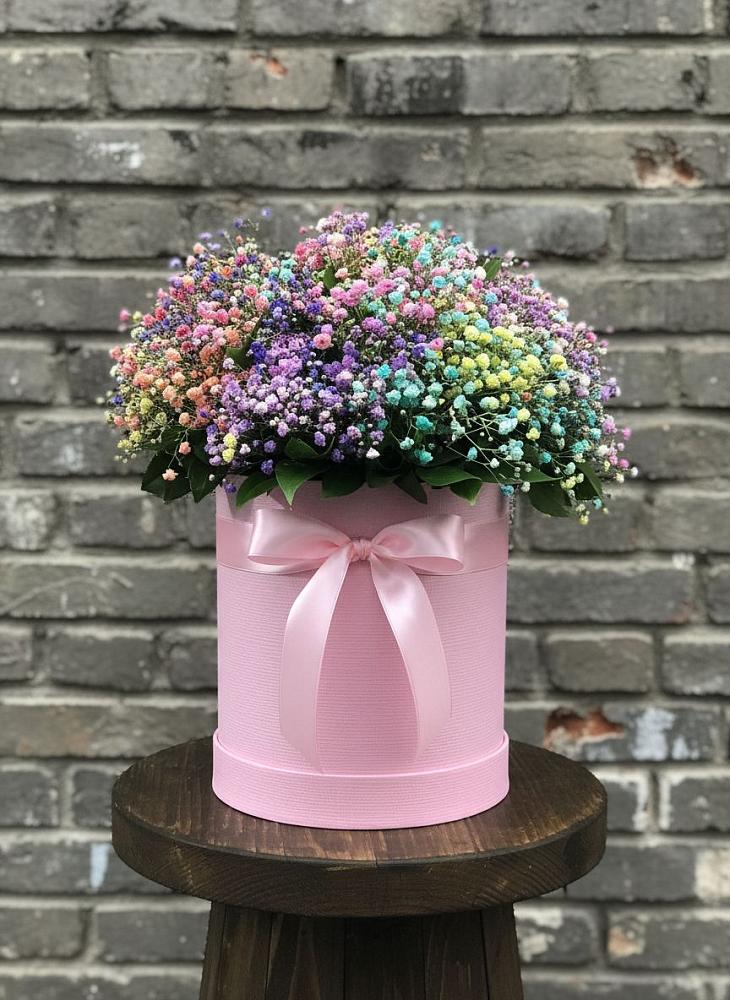 Цветочная композиция из Гипсофила и Розы в шляпной коробке в Гуеве