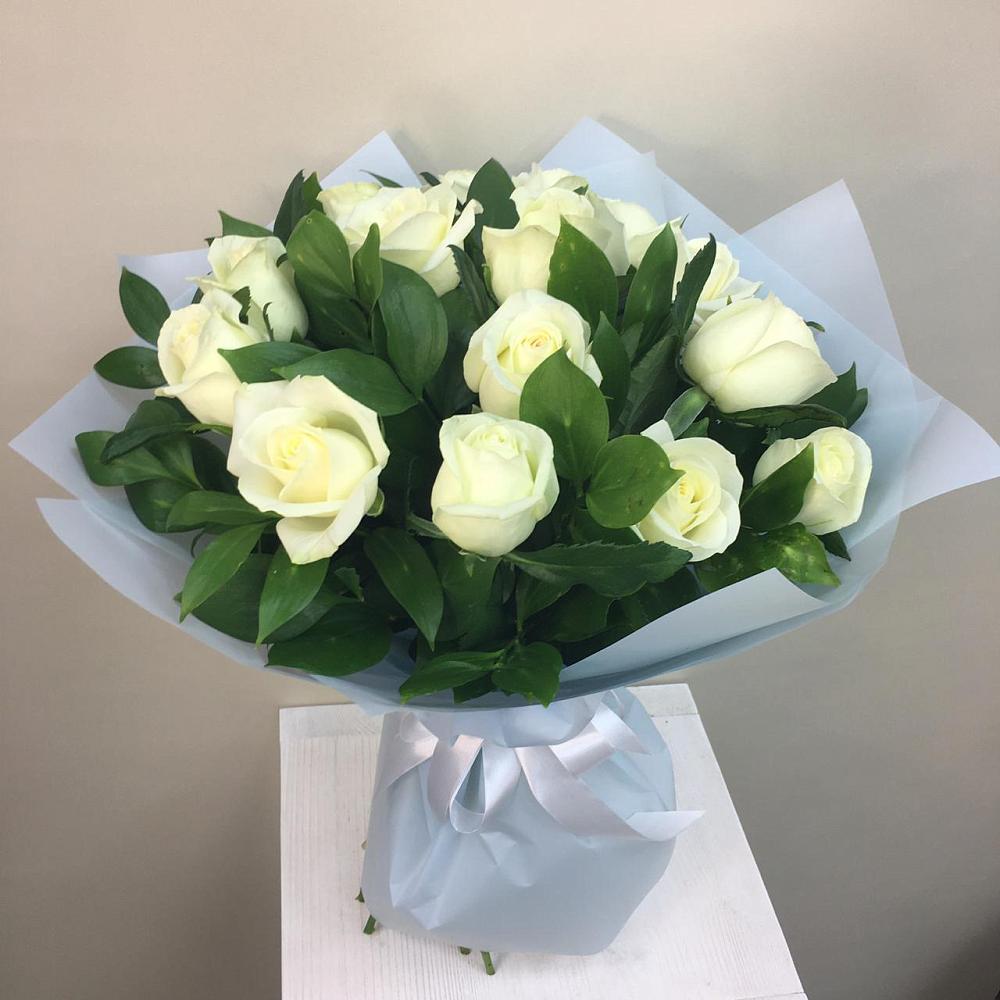 Букет 15 Белых роз Проуд в Гуеве
