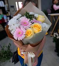 Букет цветов из:  Герберы, Розы и Хризантемы в Гуеве