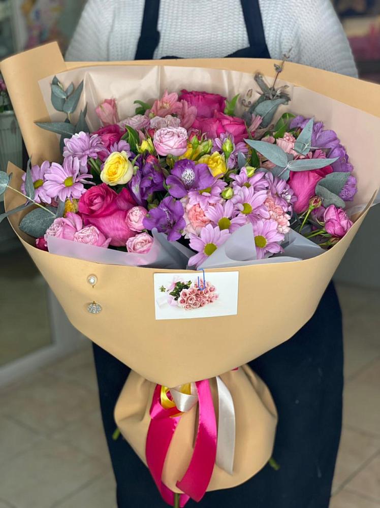 Букет цветов из: Хризантемы, Гвоздики и Альстромерии в Гуеве