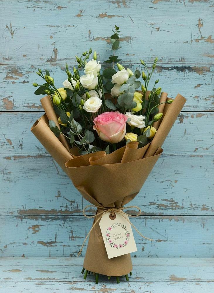 Букет цветов из: Розы и Лизиантусы в Гуеве