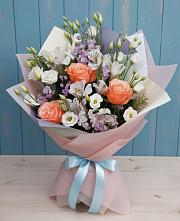Букет цветов из:  Лизиантусы, Розы, Альстромерии и Гипсофила в Гуеве