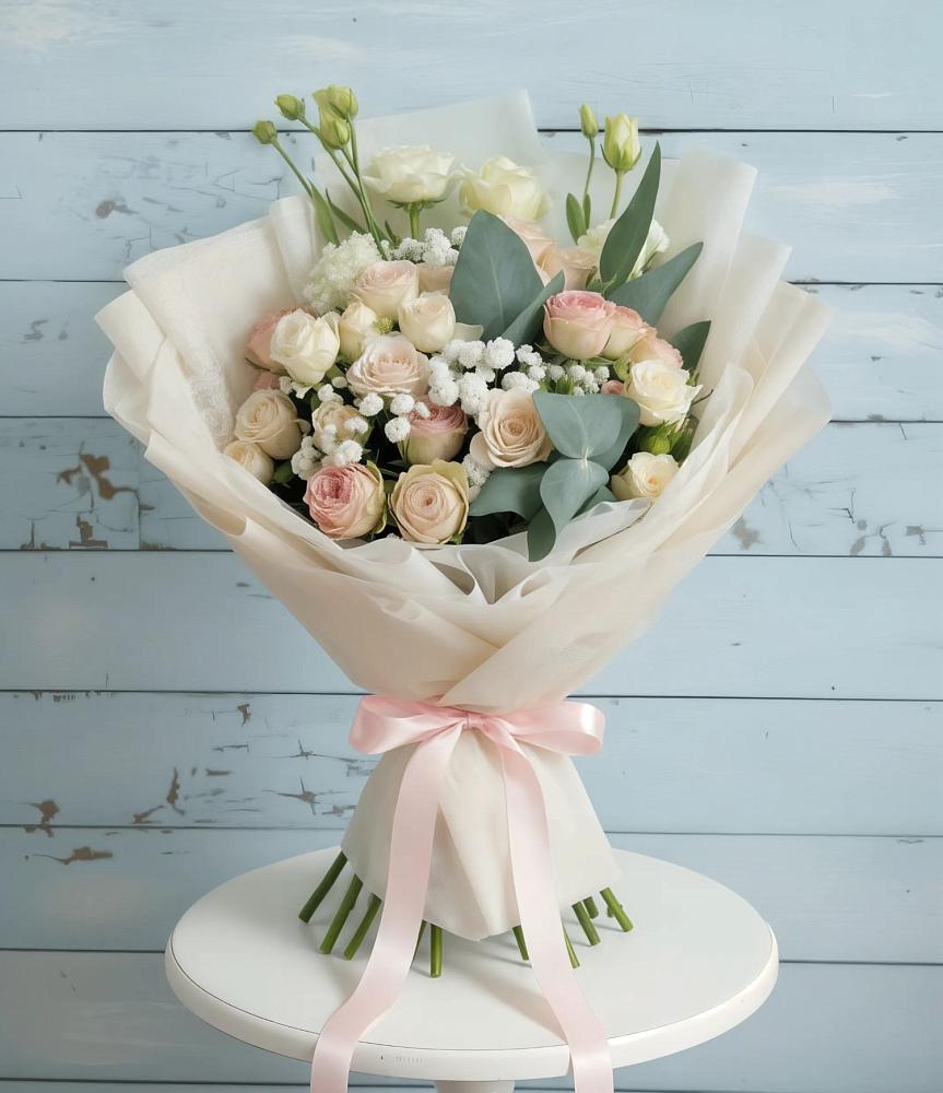 Букет цветов из: Розы и Лизиантусы в Гуеве