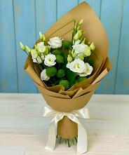 Букет цветов из:  Хризантемы и Лизиантусы в Гуеве