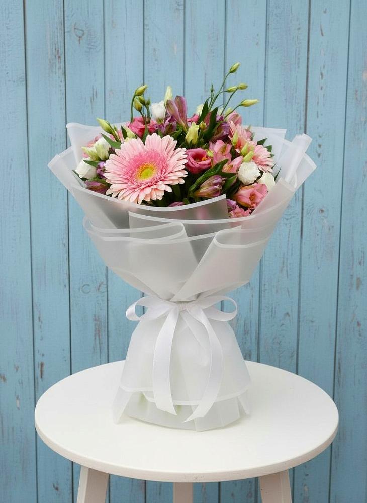 Букет цветов из: Герберы, Альстромерии и Лизиантусы в Гуеве