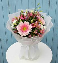 Букет цветов из:  Герберы, Альстромерии и Лизиантусы в Гуеве