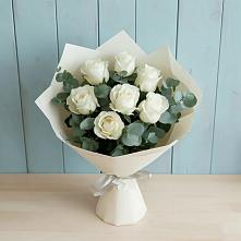 Букет Белые розы в Эвкалипте в Гуеве