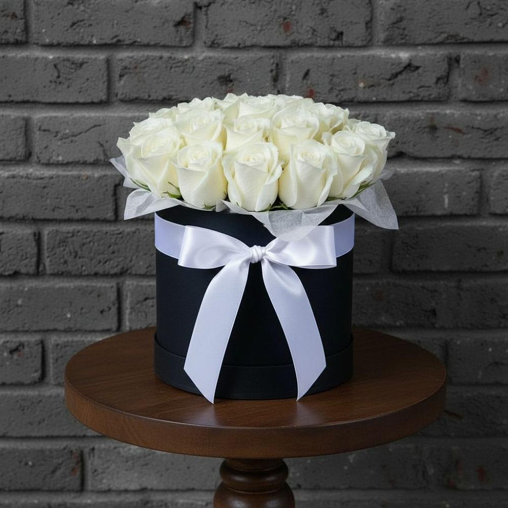 Цветочная композиция из Розы в шляпной коробке в Гуеве