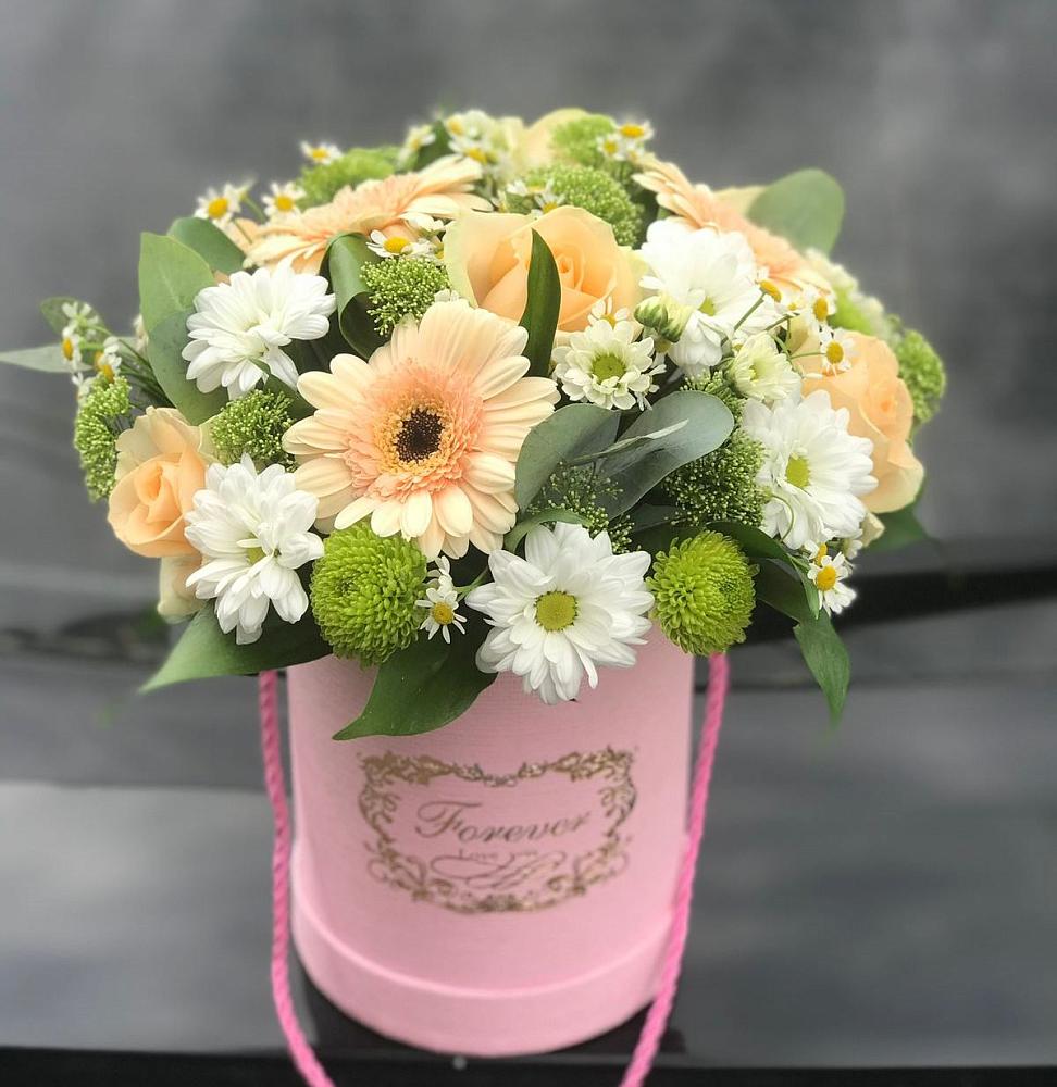 Цветочная композиция из Розы, Герберы и Хризантемы в шляпной коробке в Гуеве